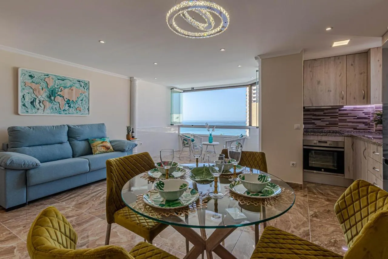 פואנגירולה Costa Paradise - Beachfront Apartment