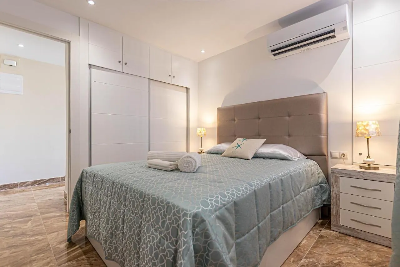 פואנגירולה Costa Paradise - Beachfront Apartment 0*,  ספרד